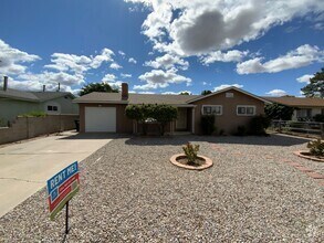 Building Photo - 2838 La Veta Dr