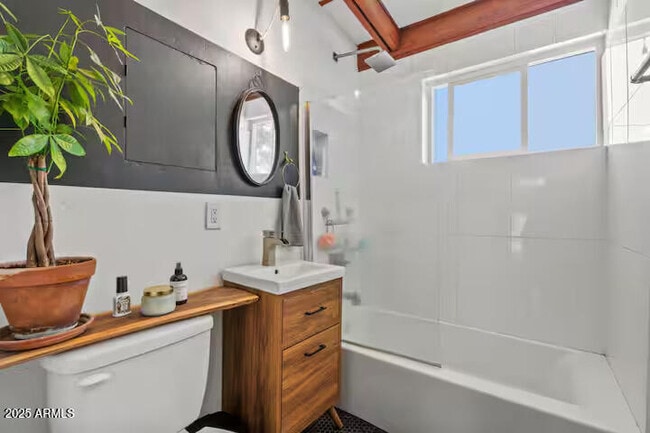 Foto del edificio - 334 W Glenrosa Ave