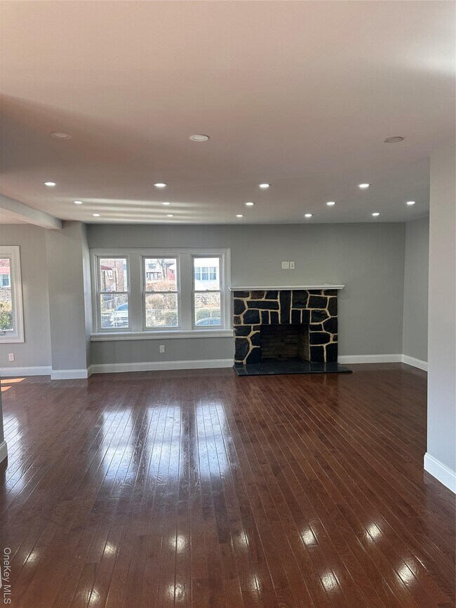 Foto del edificio - 1 Greendale Ave