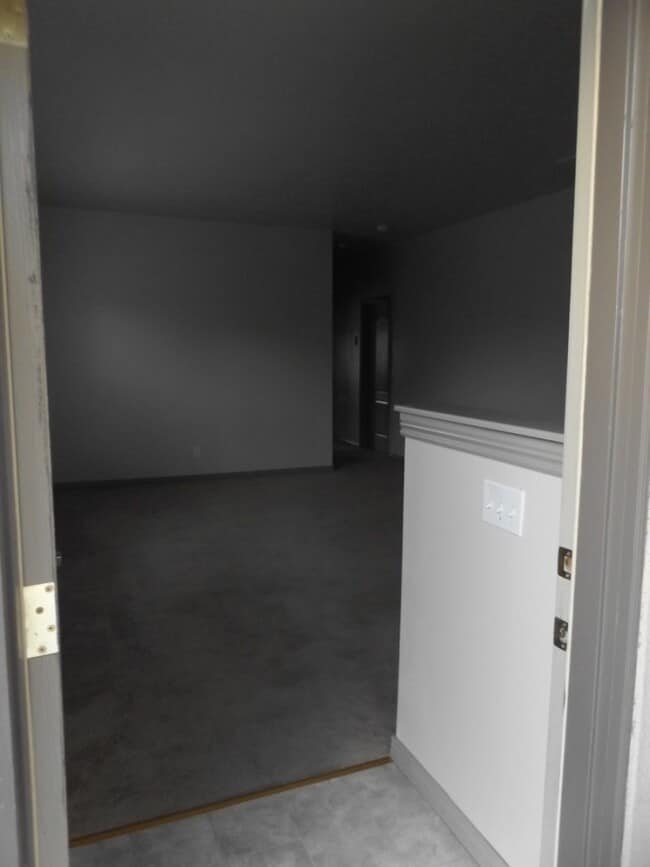 Building Photo - Spacious 3 Bedroom, 2 Bathroom Duplex with Two Car Garage and Fenced Yard!