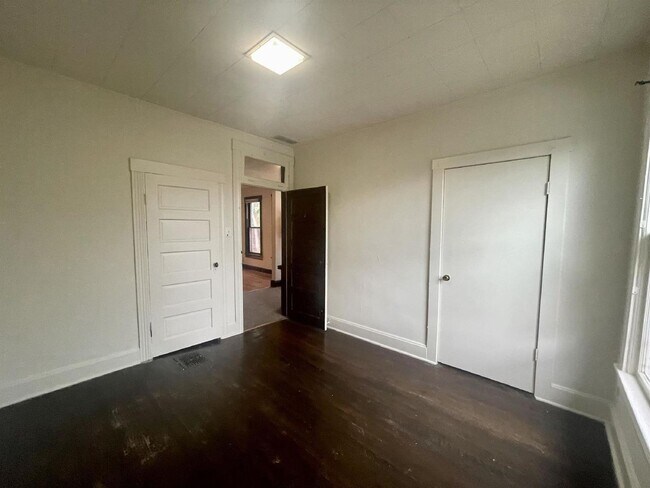 Foto del edificio - 403 N Indiana Ave