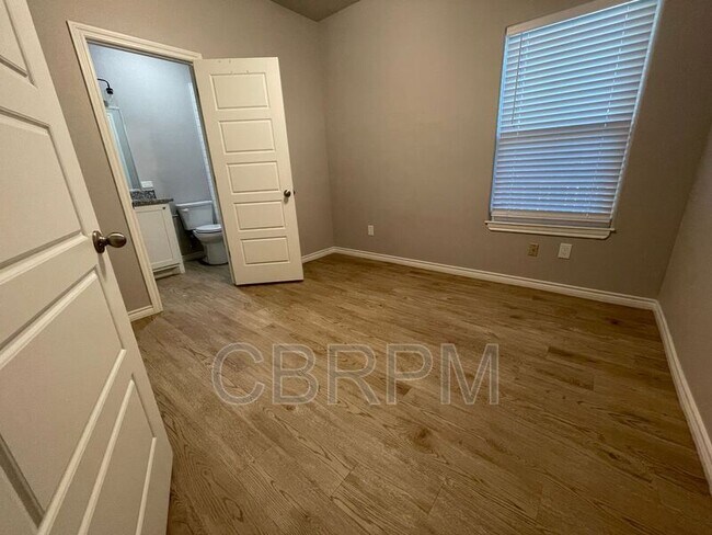 Foto del edificio - 3003 28th St