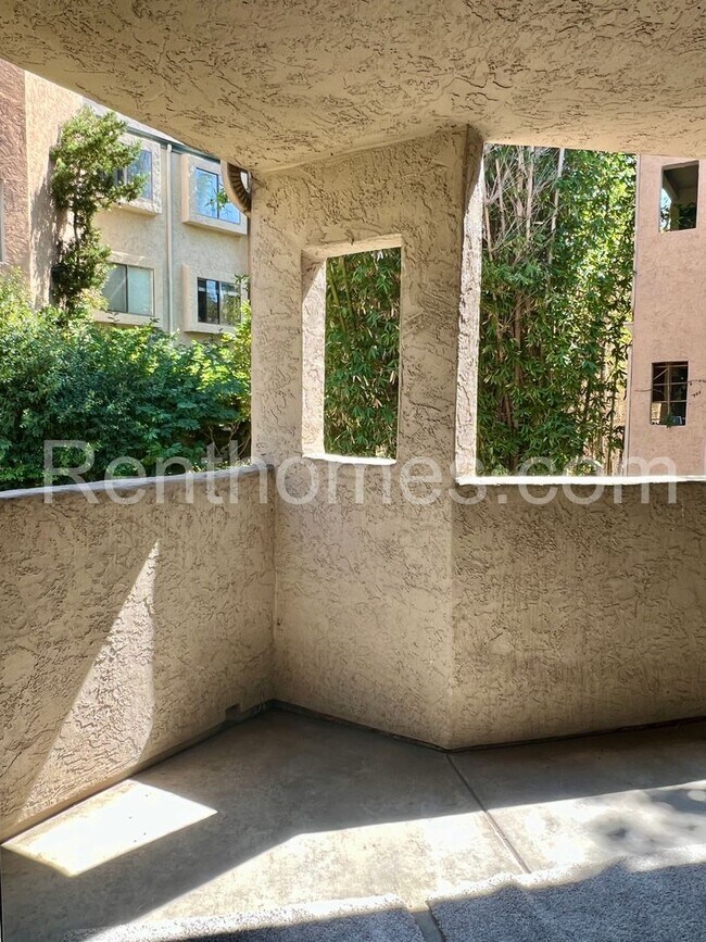 Building Photo - Mira Mesa, 9725 Mesa Springs Way #183- Gre...