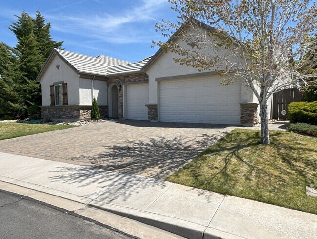 Foto del edificio - Sprawling Home Near UNR - One Level Living...