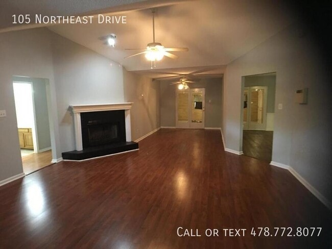 Building Photo - 105 Northeast Dr
