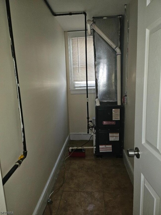 Building Photo - 31 Western Pky