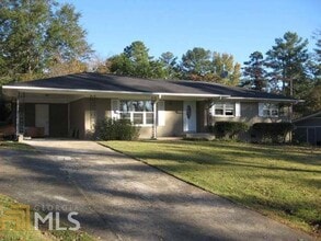 Building Photo - 215 Laramie Rd