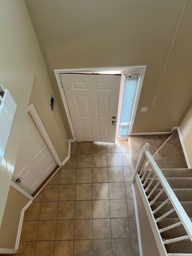 Building Photo - 107 Winthrope Ln