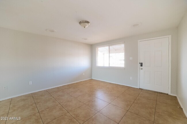 Foto del edificio - 7249 W Wolf St