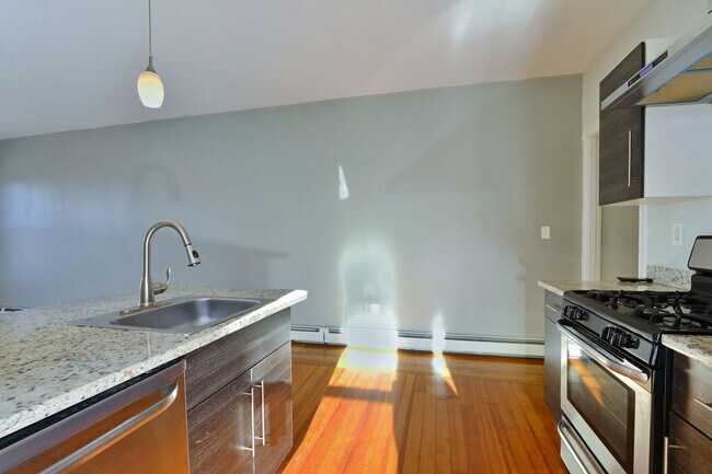 Foto del edificio - Great location! Updated 3 bedroom 1 Bathro...