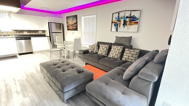 Sala de estar - 13100 Boca Ciega Ave