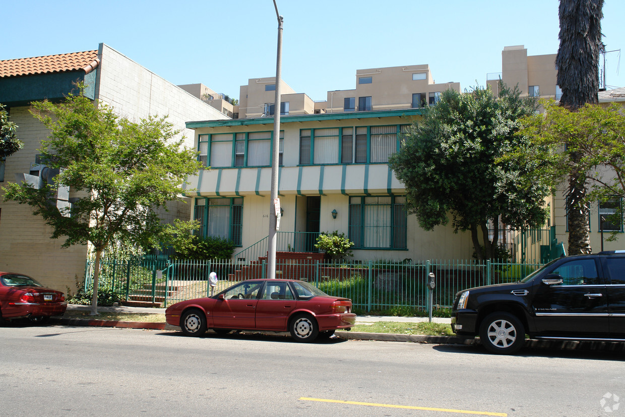 Building Photo - 616 S Catalina St