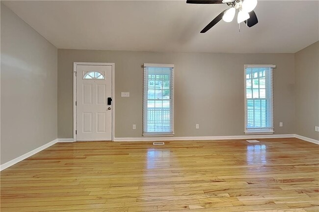 Building Photo - 274 Peach Crossing Dr