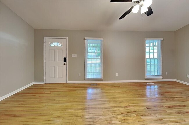 Foto del edificio - 274 Peach Crossing Dr