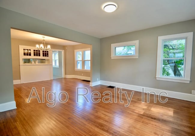 Building Photo - 4239 Minnehaha Ave