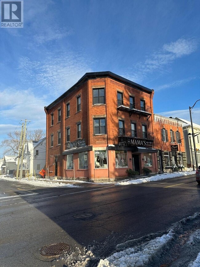 Building Photo - 2 Water St