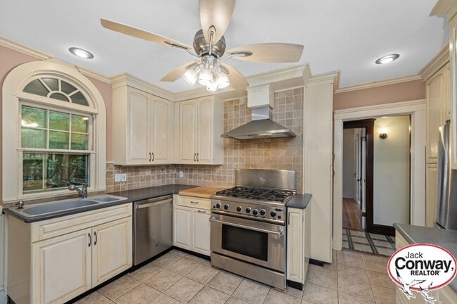 Building Photo - 96 Theodore Parker Rd