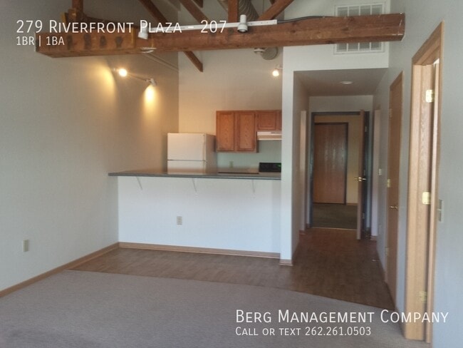 Building Photo - 279 Riverfront St