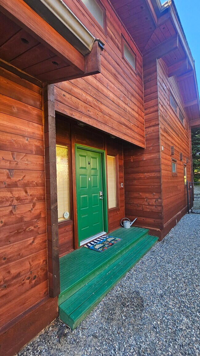 Entrada - 287 Fairhaven Dr