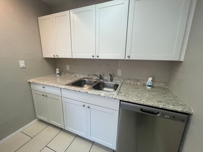 Foto del edificio - 2800 Vail Ave SE