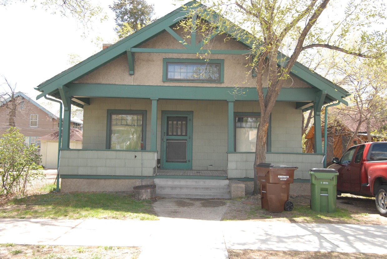 HOUSE - 221 E Cache La Poudre St