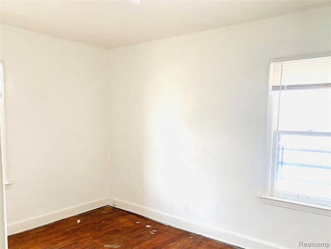 Building Photo - 14960 Tracey St