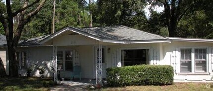 Building Photo - 2101 Bayshore Dr