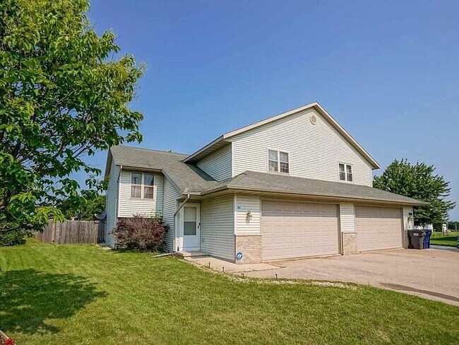 Exterior - 557 Ronald Lee Cir