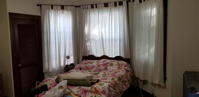 Bedroom - 37 W Water St