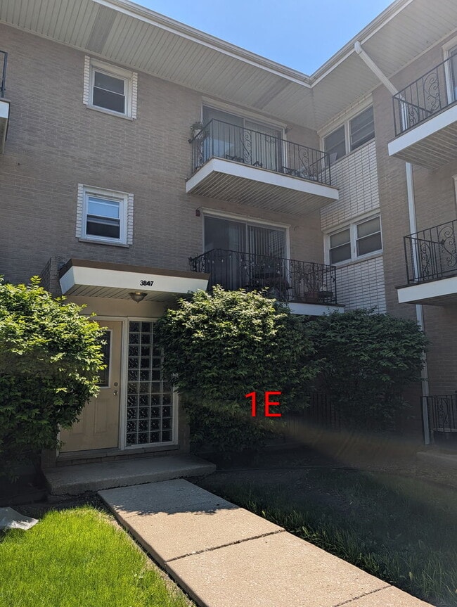Building Photo - 3853 W 47th St