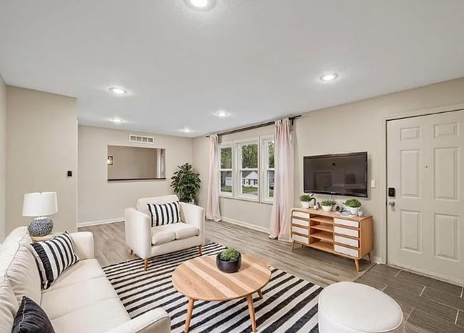 Building Photo - This Prairie Village Ranch is Ready for You!