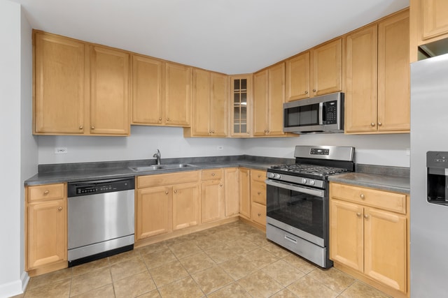Building Photo - 2423 N Kennicott Dr