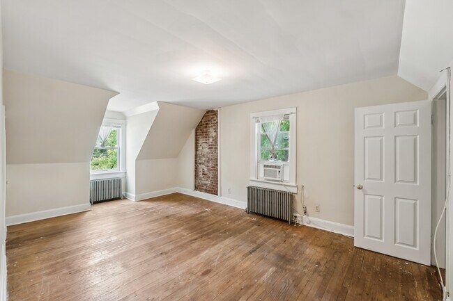 Foto del edificio - 7504 Hopkins Ave