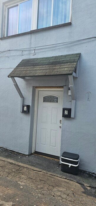 Building Photo - 312 S Main St