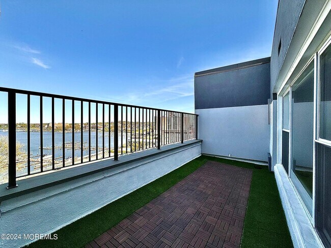 Building Photo - 122-PH Bodman Pl