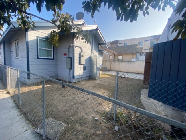 Foto del edificio - 632 Walnut Ave