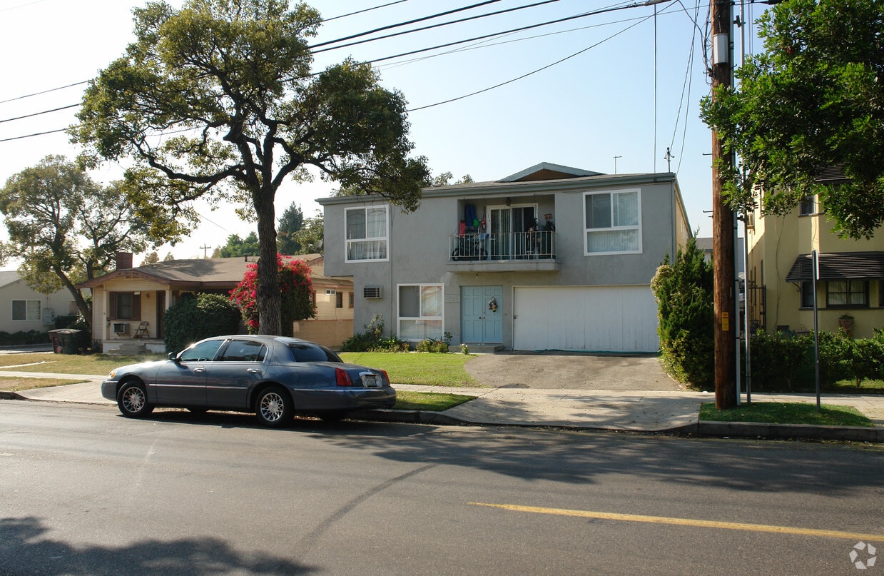 Building Photo - 733 S Adams St