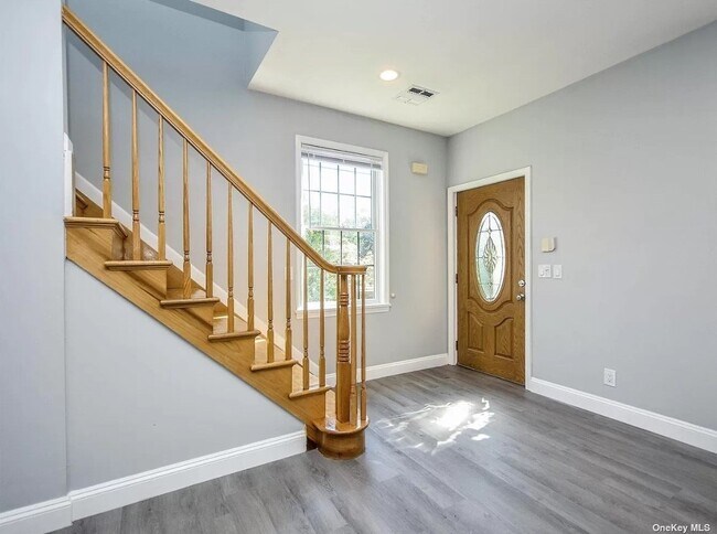 Building Photo - 7801 Shore Rd