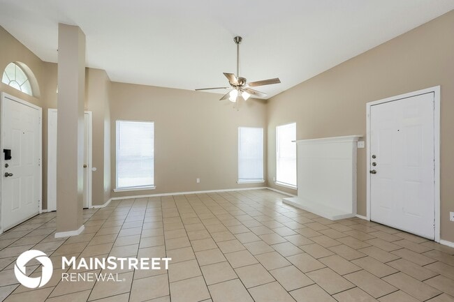 Building Photo - 521 Redbud Dr