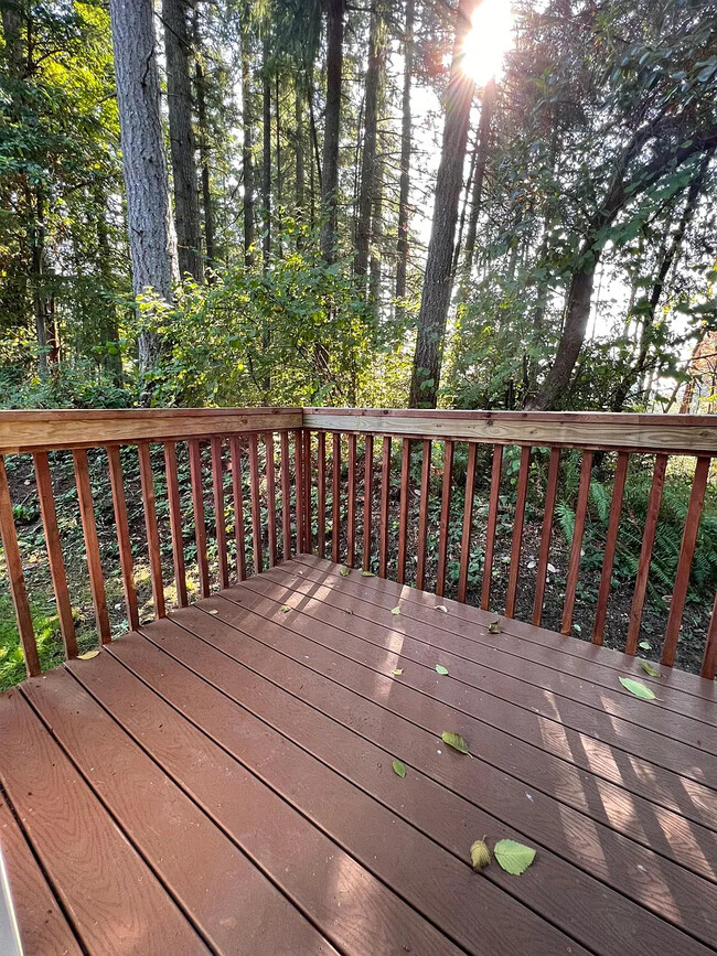 Great Deck for BBQ's - 210 SW Moorea Ln