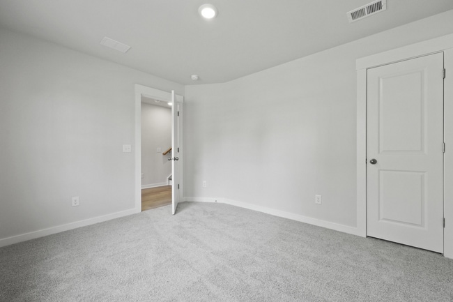 1th fl bedroom/office space - 421 Talbot Dr