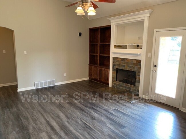 Foto del edificio - 90 Greer Ln