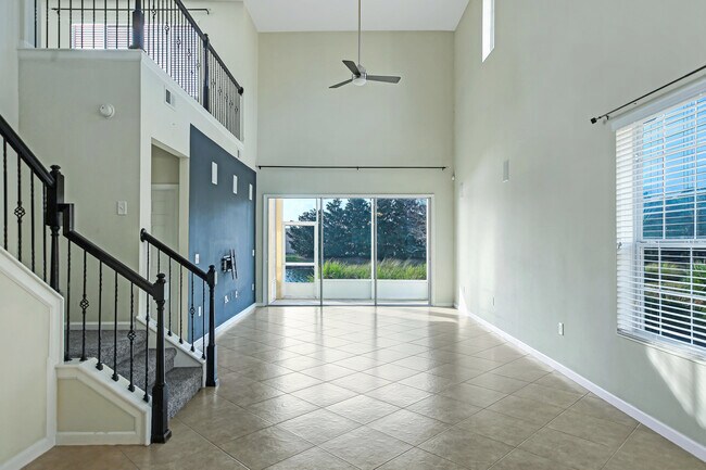 Foto del edificio - 14142 Mahogany Ave