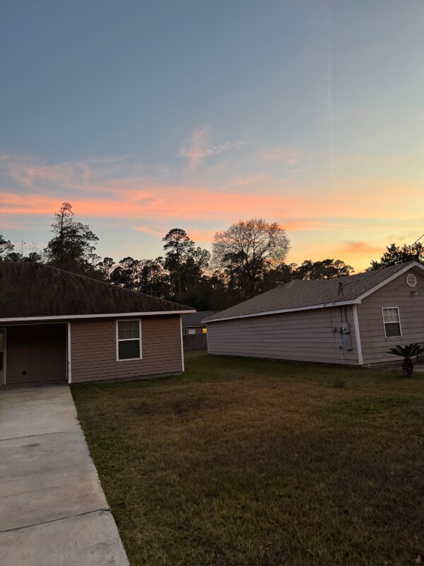 Building Photo - 521 Lee Dr