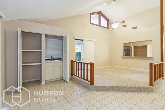 Building Photo - NOW AVAILABLE! 5430 Club Hill W, Lakeland,...