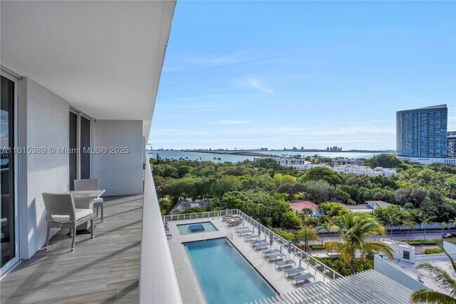Foto del edificio - 4250 Biscayne Blvd