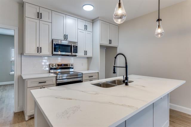 Foto del edificio - 8004 Julie Ave