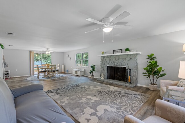 Foto del edificio - 5483 Neff Lake Rd