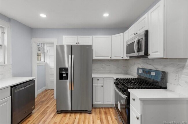 Foto del edificio - 111 Elmwood Pl