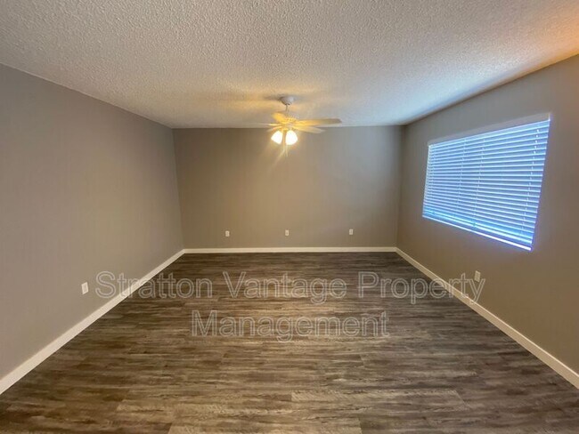 Building Photo - 1310 S Pima